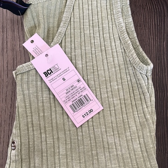 green button up tank top (brand new) - Picture 3 of 4